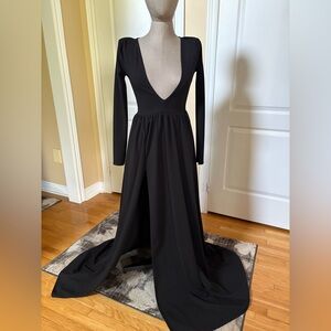 PrettyLittleThing Black Long Sleeve Plunge Gown